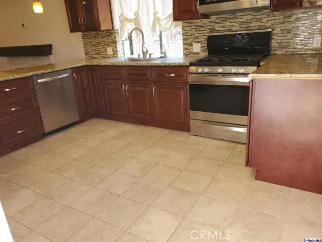 3304 Alabama Street, La Crescenta, California 91214