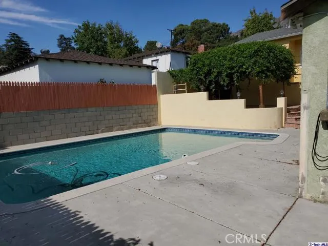 3304 Alabama Street, La Crescenta, California 91214