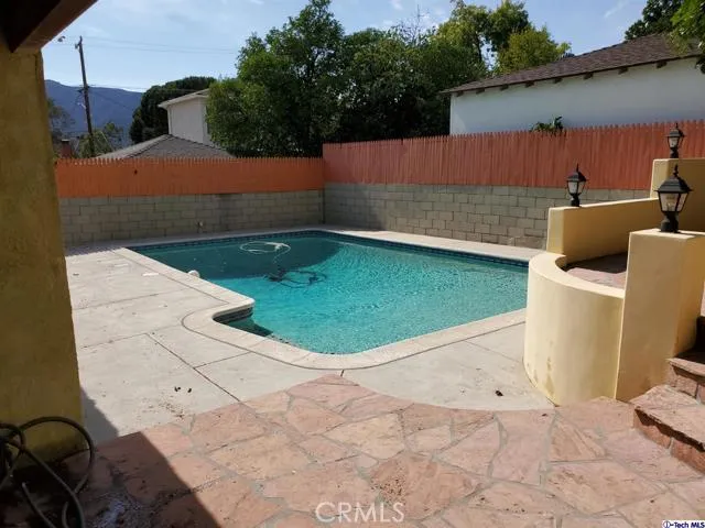 3304 Alabama Street, La Crescenta, California 91214