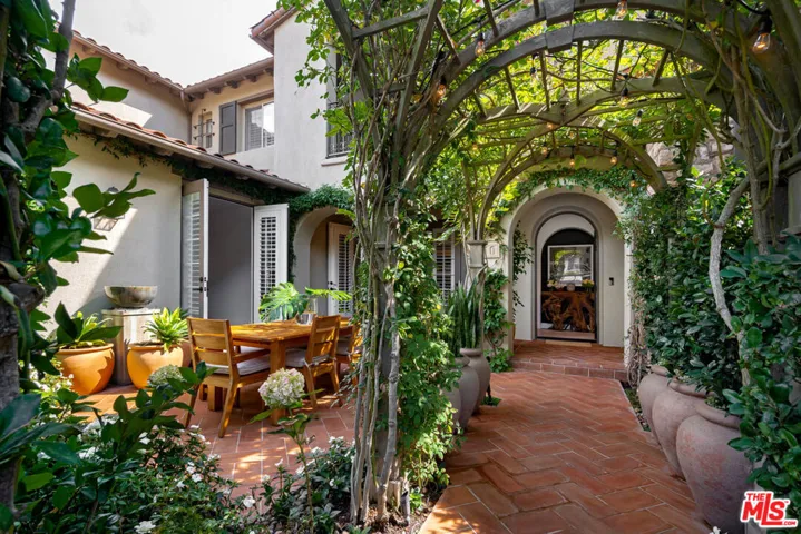 10 Altino, Newport Coast, California 92657