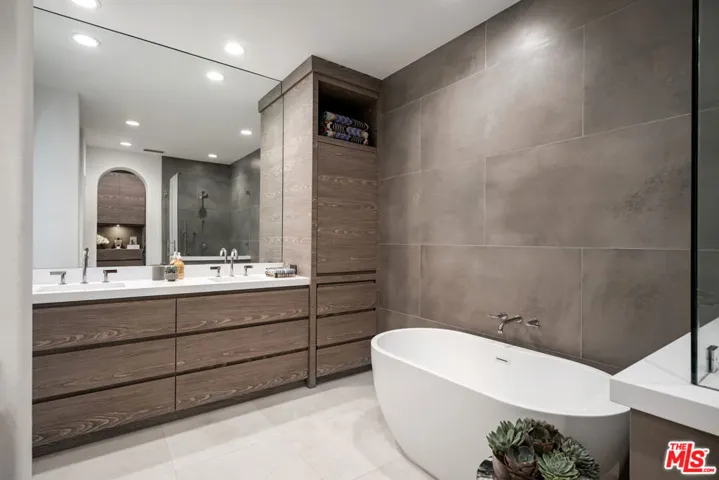 10 Altino, Newport Coast, California 92657
