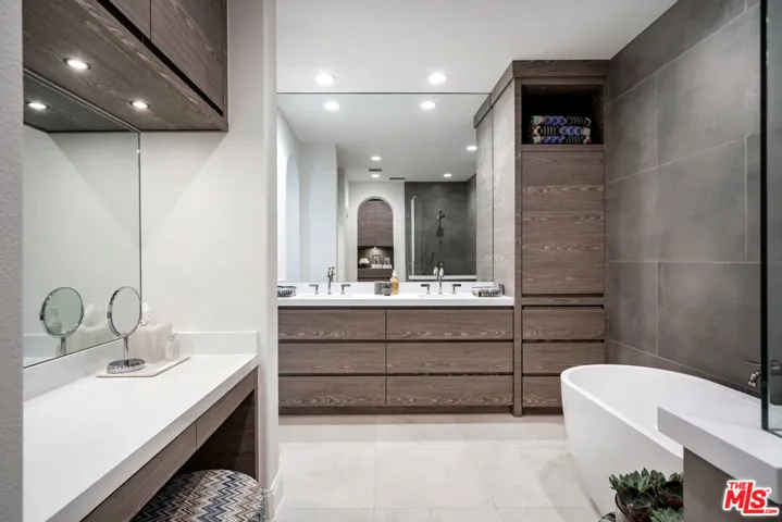 10 Altino, Newport Coast, California 92657