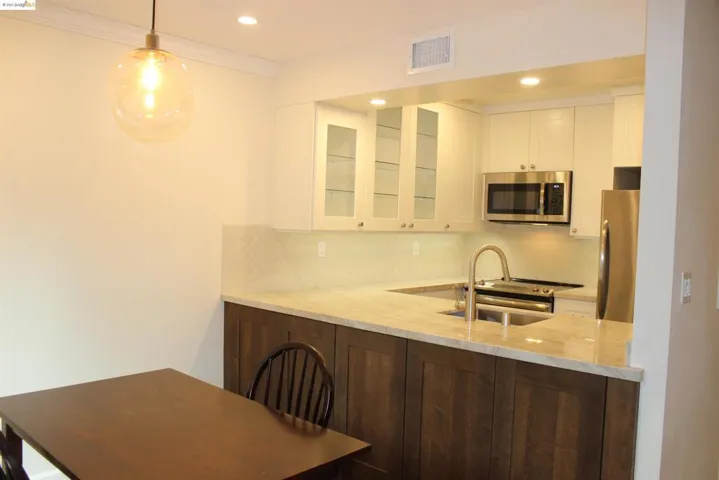 1061 San Ramon Valley Blvd, Danville, California 94526