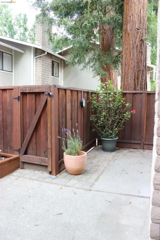 1061 San Ramon Valley Blvd, Danville, California 94526