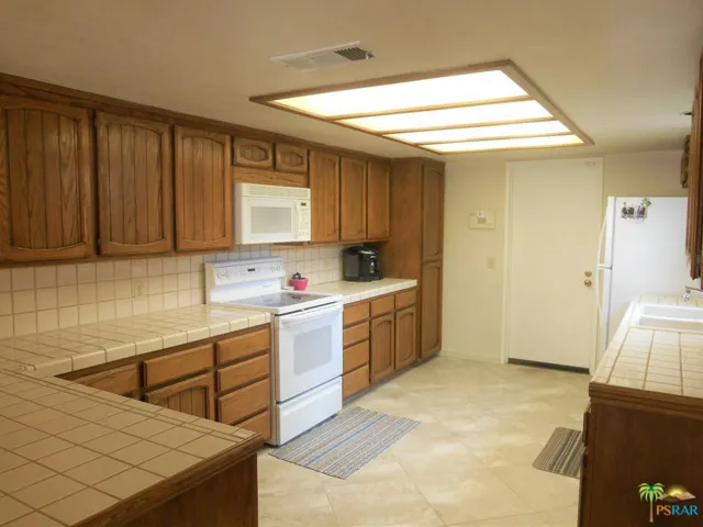 9300 Warwick Drive, Desert Hot Springs, California 92240