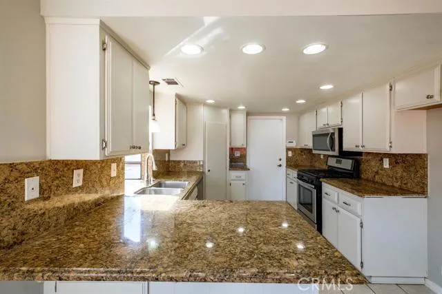 430 Emerald Street, Barstow, California 92311