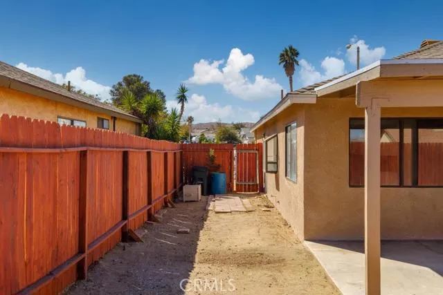 430 Emerald Street, Barstow, California 92311
