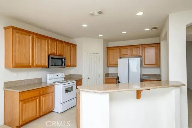 2111 Diamond Avenue, Barstow, California 92311