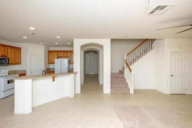2111 Diamond Avenue, Barstow, California 92311