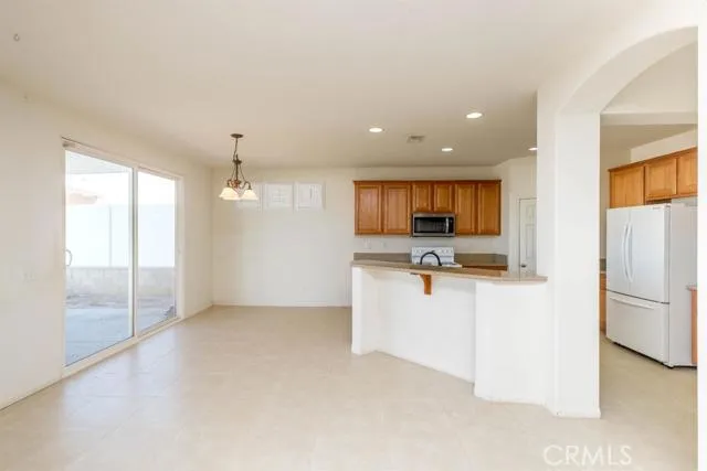 2111 Diamond Avenue, Barstow, California 92311