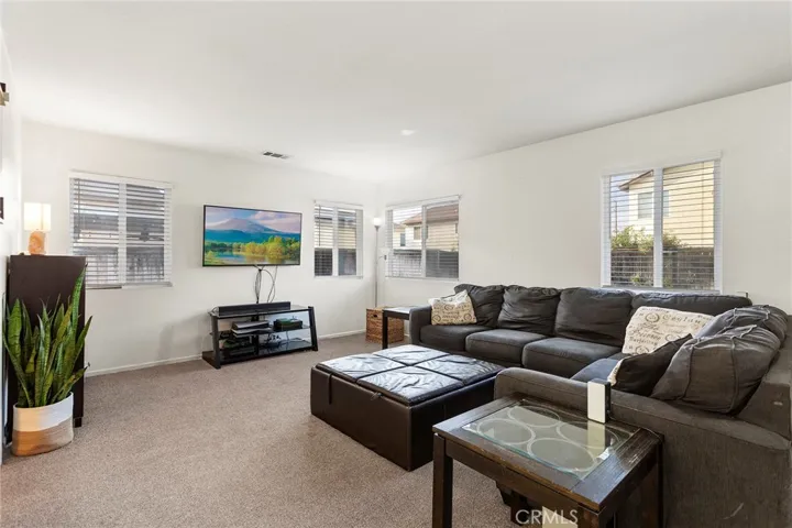 4430 Hollyvale Lane, Hemet, California 92545