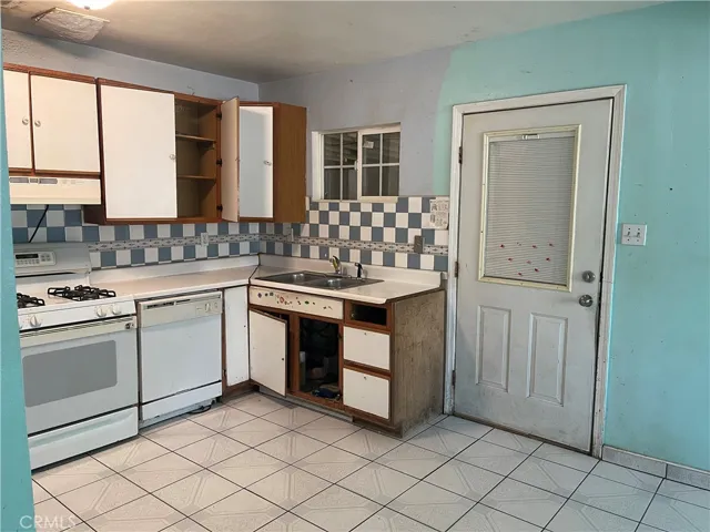 5520 Mitchell Avenue, Riverside, California 92505