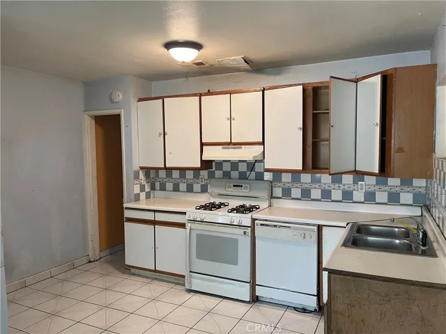 5520 Mitchell Avenue, Riverside, California 92505