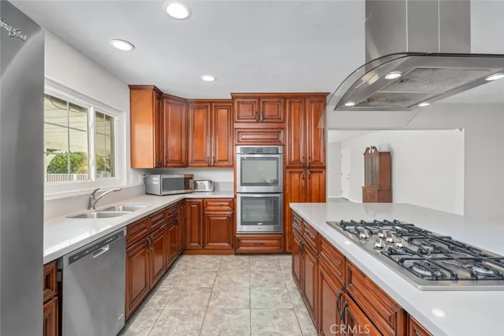 1334 N 1st Avenue, Upland, California 91786