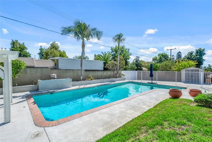 1334 N 1st Avenue, Upland, California 91786