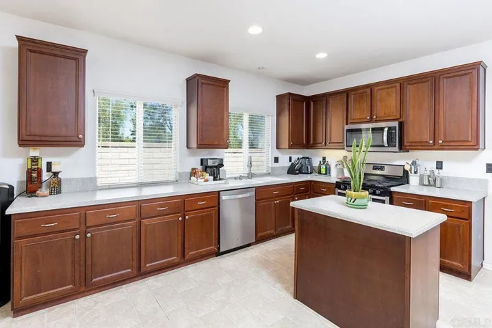 101 Canyon Creek Way, Oceanside, California 92057
