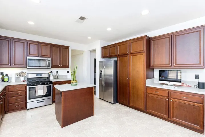 101 Canyon Creek Way, Oceanside, California 92057