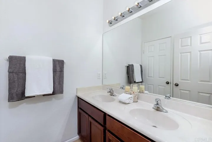 101 Canyon Creek Way, Oceanside, California 92057