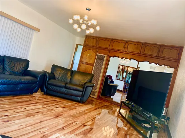 10328 S Burl Avenue, Inglewood, California 90304