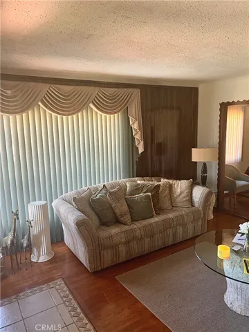 10328 S Burl Avenue, Inglewood, California 90304