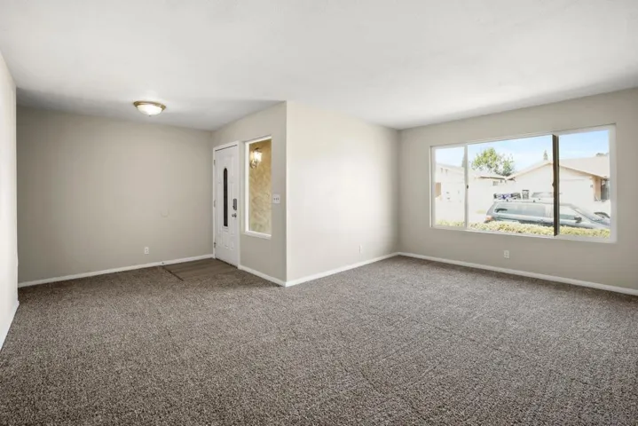 7471 Black Oak Rd, San Diego, California 92114