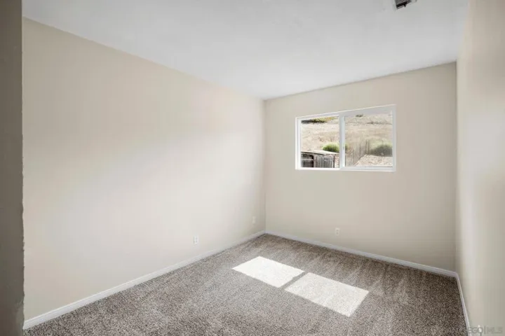 7471 Black Oak Rd, San Diego, California 92114