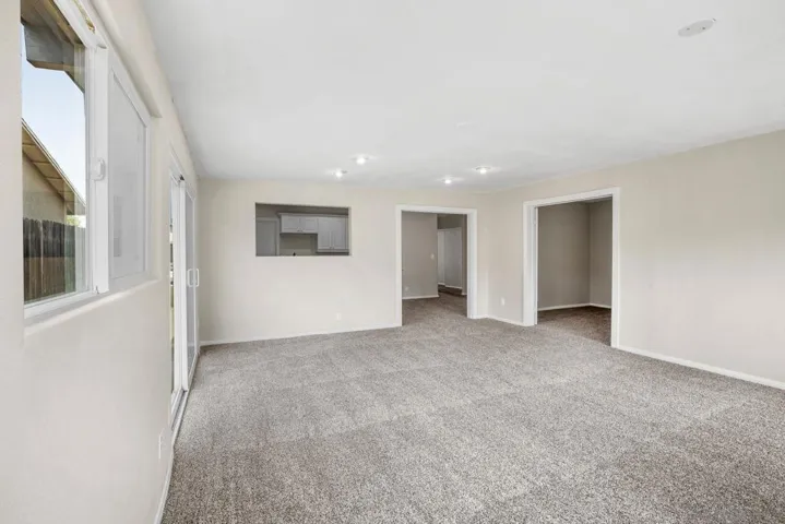 7471 Black Oak Rd, San Diego, California 92114