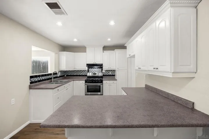 7471 Black Oak Rd, San Diego, California 92114
