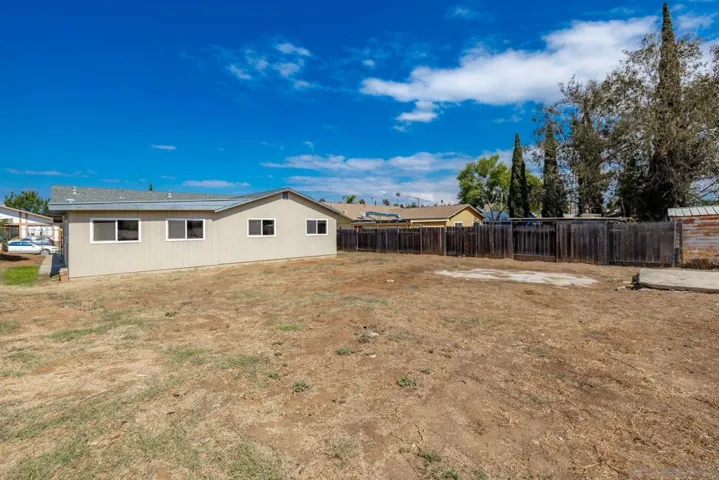 7471 Black Oak Rd, San Diego, California 92114