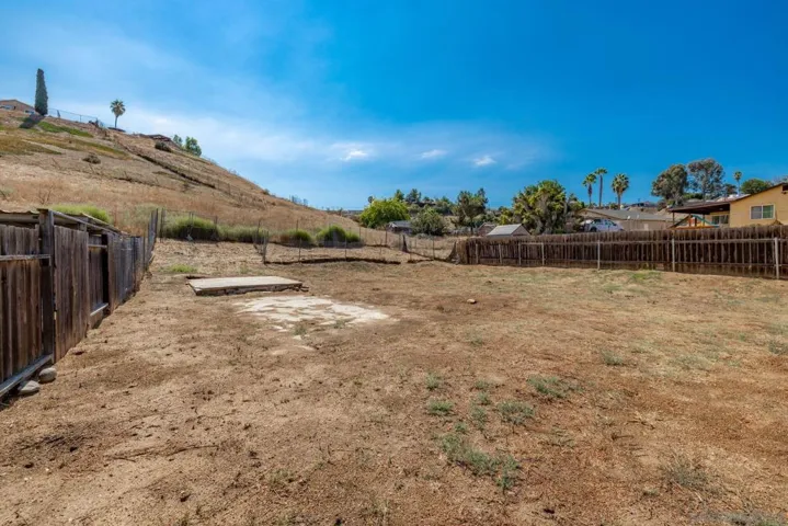 7471 Black Oak Rd, San Diego, California 92114