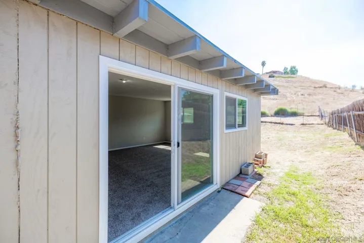 7471 Black Oak Rd, San Diego, California 92114