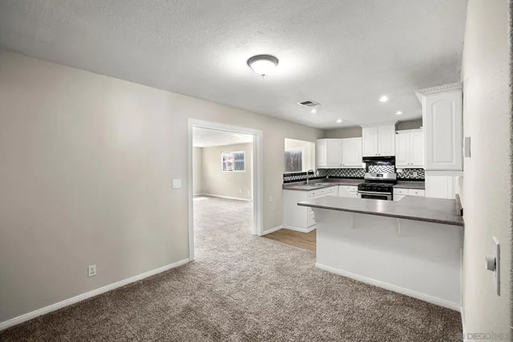 7471 Black Oak Rd, San Diego, California 92114