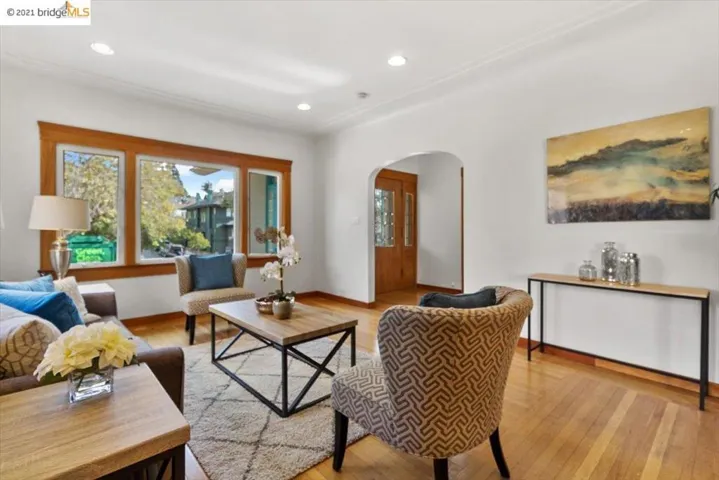 3601 Lakeshore Ave, Oakland, California 94610