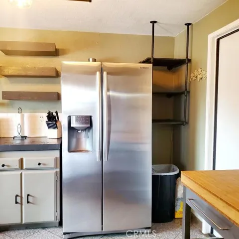 22351 Broken Lance Road, Apple Valley, California 92307