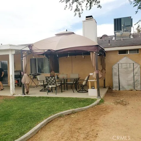 22351 Broken Lance Road, Apple Valley, California 92307