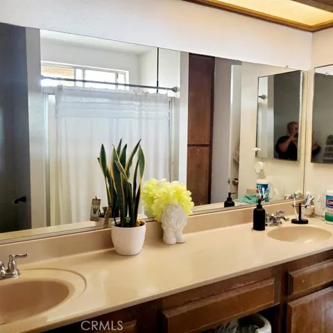 22351 Broken Lance Road, Apple Valley, California 92307