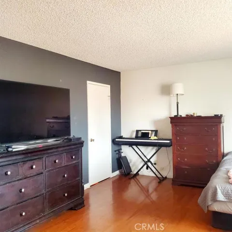 22351 Broken Lance Road, Apple Valley, California 92307