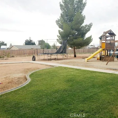 22351 Broken Lance Road, Apple Valley, California 92307