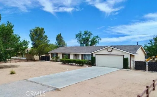 22351 Broken Lance Road, Apple Valley, California 92307