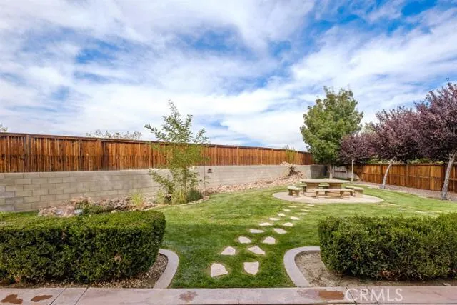 13068 Rocky Trail Way, Victorville, California 92395
