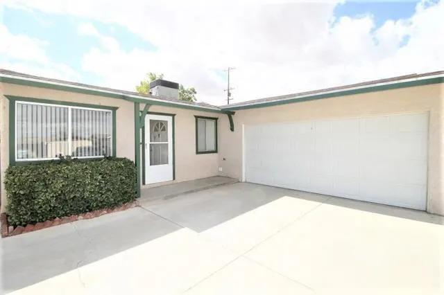 1708 Paloma Street, Barstow, California 92311