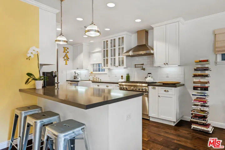 11363 Burnham Street, Los Angeles, California 90049