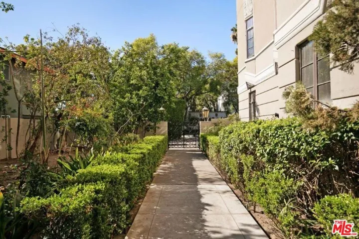 1314 N Hayworth Avenue 203, West Hollywood, California 90046