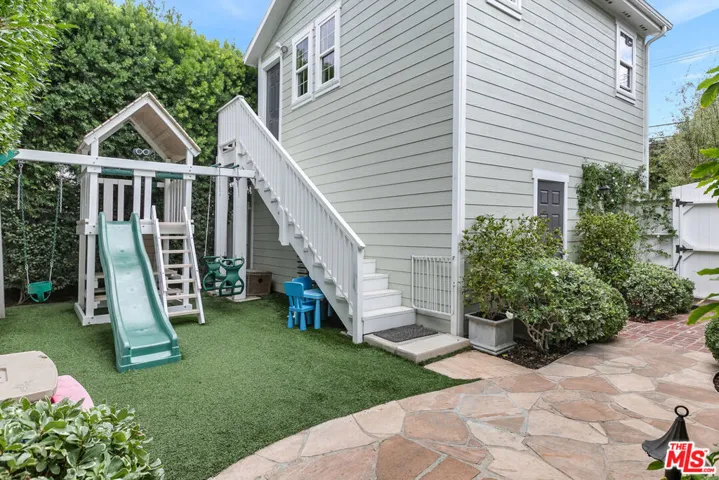 1059 Galloway Street, Pacific Palisades, California 90272