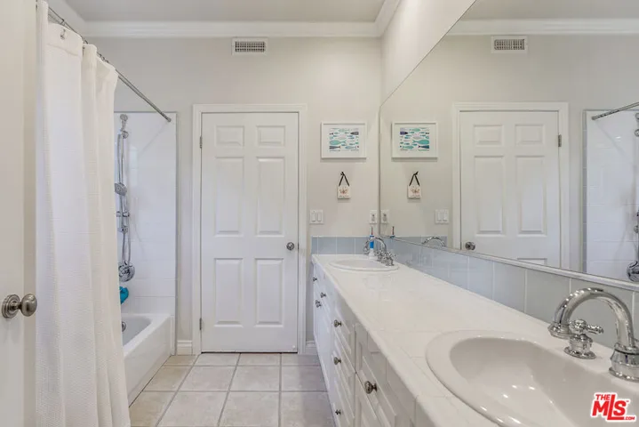 1059 Galloway Street, Pacific Palisades, California 90272
