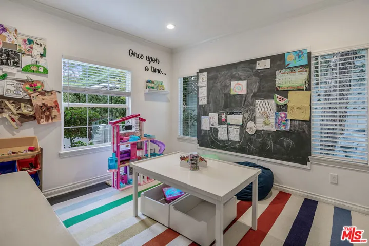 1059 Galloway Street, Pacific Palisades, California 90272