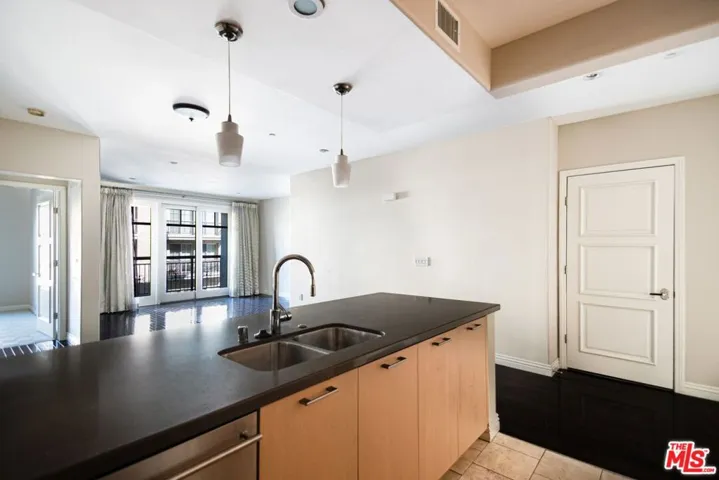 417 Caruso Avenue, Glendale, California 91210
