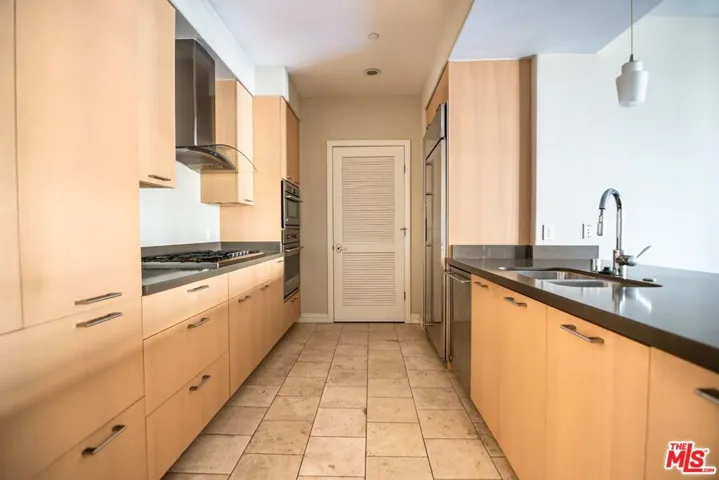 417 Caruso Avenue, Glendale, California 91210