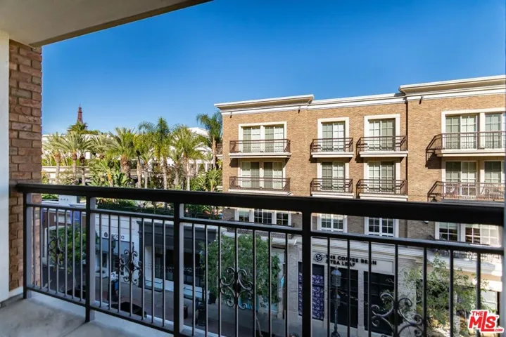 417 Caruso Avenue, Glendale, California 91210
