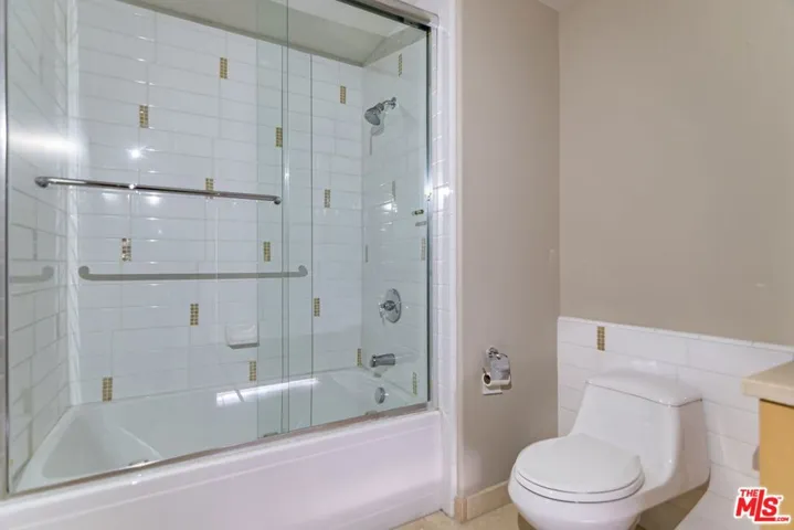 417 Caruso Avenue, Glendale, California 91210